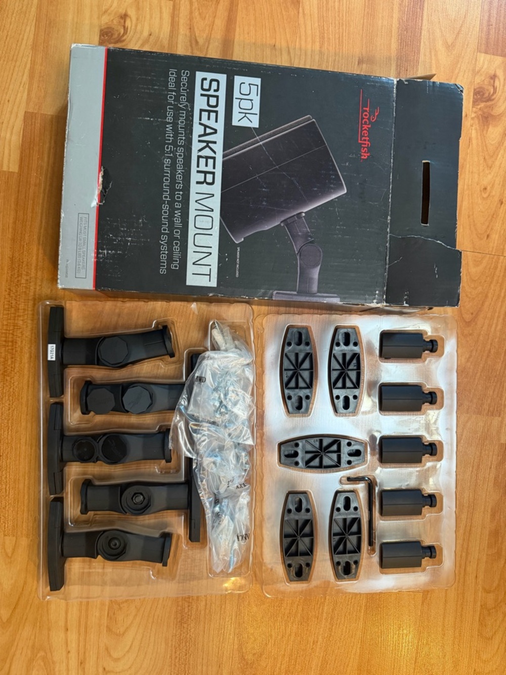 ROCKETFISH 5pk SPEAKER MOUNTS:WALL/ CEILING TILT & SWIVEL 5.1 SURROUND RF-HSWM5B